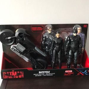 DC Comics Batman Batcycle Pack with 4 Figures .